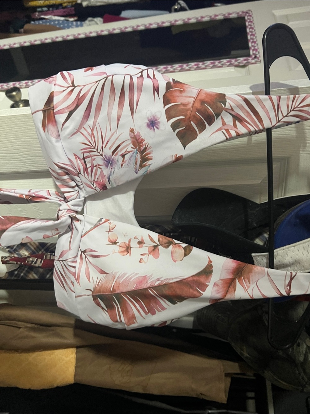 Women’s White Floral Tie bikini top